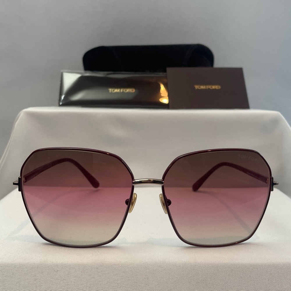 Tom Ford Claudia TF839 Oversized Burgundy Sunglasses with Rose Gradient Lenses